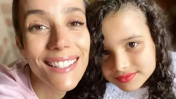Karla Tenório y su hija Karla Tenório y su hija