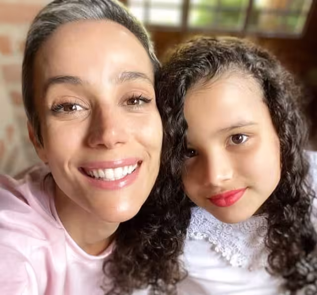 Karla Tenório y su hija