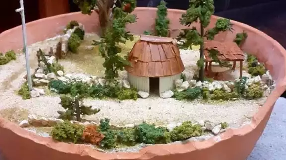 Manos yucatecas realizan obras de arte como casitas de paja, cementerios y paisajes Manos yucatecas realizan obras de arte como casitas de paja, cementerios y paisajes