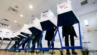 En plena jornada electoral de EU, reportan fallas en máquinas de votación en Arizona
