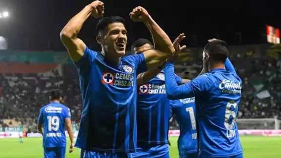 Una victoria de la Máquina esta noche lo pondría como líder general de la competencia