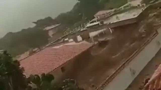 Tres muertos por desbordamiento de un río en estado central de Venezuela