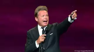 Fan de Luis Miguel lo encuentra en un restaurante y celebra con él su cumpleaños: VIDEO