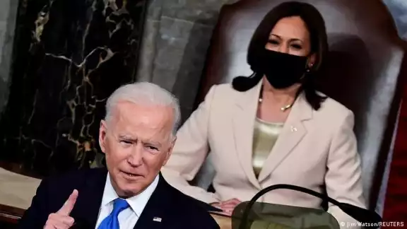 Kamala fue por unas horas la primera mujer presidenta de los Estados Unidos Kamala fue por unas horas la primera mujer presidenta de los Estados Unidos