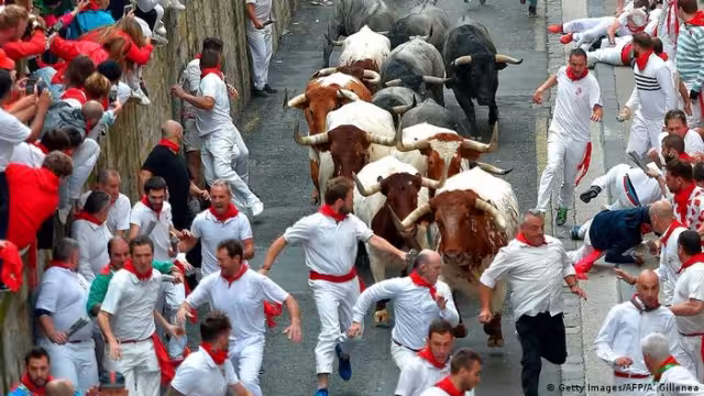 Pamplona se convirtió en el epicentro de la fiesta pagana y la religiosa.