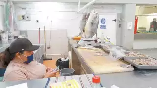 Reportan desplome del 90% en ventas de pescados y mariscos en Progreso