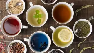 Existen multitud de tés o infusiones para tomar en ayunas, como por la noche