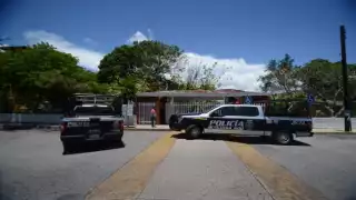 Inspeccionan primaria en Cancún tras reporte de saqueo