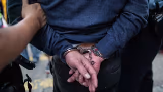 Capturan a un hombre por extorsión en Playa del Carmen