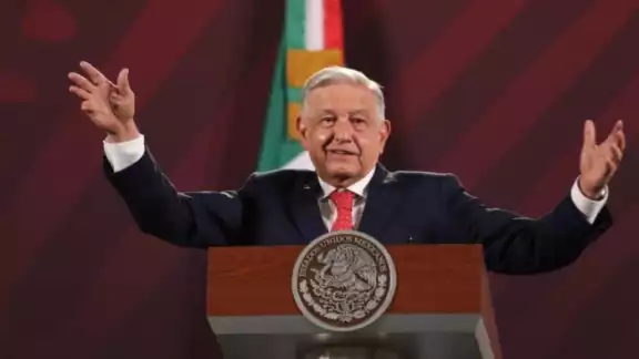 Andrés Manuel buscará reemplazos a los que dejen sus cargos para competir en las próximas elecciones Andrés Manuel buscará reemplazos a los que dejen sus cargos para competir en las próximas elecciones