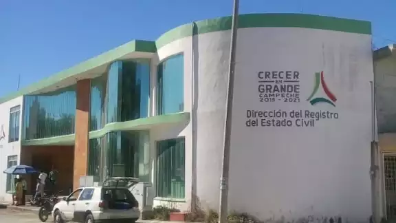 Con el acta de nacimiento es como se reconocen los derechos y obligaciones establecidos en la Constitución