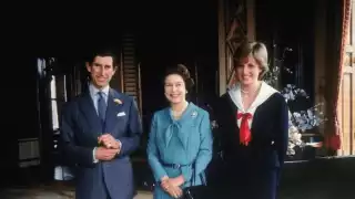Lady Di se cansó como el Príncipe Carlos, quien decidió llamarse Carlos III