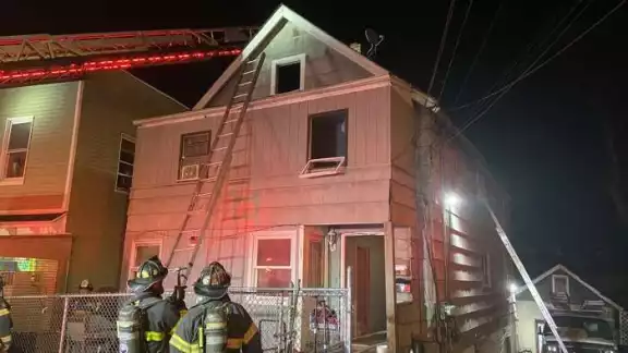 La policía española detectó otros dos paquetes explosivos; uno en Zaragoza y otro en una base militar.