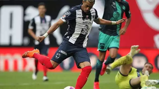 Rogelio Funes Mori marcó el tercer gol de los Rayados Foto: Liga MX