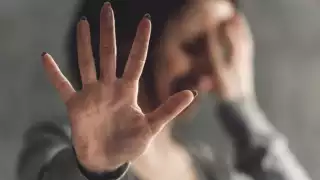 Vinculan a proceso a hombre tras golpear a su pareja en Mérida