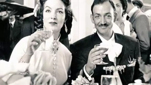 En 1952 la pareja se casó, pero el 5 de diciembre de 1953, Negrete falleció a causa de una enfermedad crónica originada por una hepatitis C. En 1952 la pareja se casó, pero el 5 de diciembre de 1953, Negrete falleció a causa de una enfermedad crónica originada por una hepatitis C.