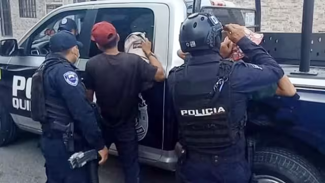 Dos jóvenes de 18 y 24 años se encontraban observando las viviendas cuando fueron detenidos