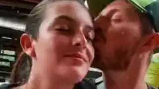 A pesar de las duros comentarios la novia del actor continúa reordenándolo con amor. Foto: Instagram @nerea.gogo