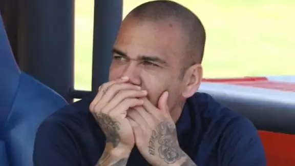 Dani Alves está detenido en España Dani Alves está detenido en España