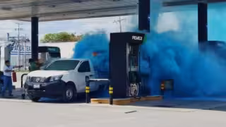Bomberos lograron controlar el incendio en la gasolinera