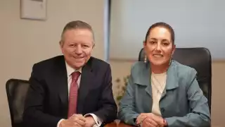Alfredo Saldivar y Claudia Sheinbaum posaron para la foto