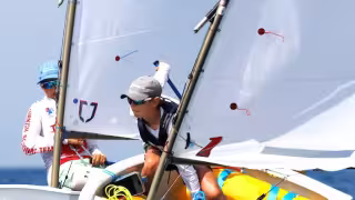 Orgullo de Chetumal: Otis Cardow destaca en el Mundial de Vela Juvenil con un lugar entre la élite