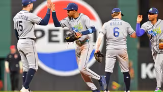 Los Rays se imponen a los Guardianes y quedan a una victoria de disputar la Serie Mundial