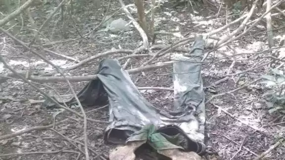 La osamenta se encontraba junto a ropa y unas cuerdas La osamenta se encontraba junto a ropa y unas cuerdas
