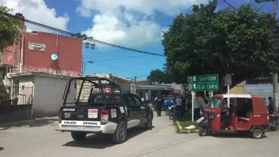 La policía comenzaría a multar por falta de papeles, por lo que ciudadanos urgen ayuda La policía comenzaría a multar por falta de papeles, por lo que ciudadanos urgen ayuda