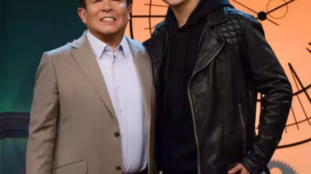 Gustavo Adolfo Infante reveló que creyó que Juanpa Zurita le pegaría después de que lo criticó por Love Army México