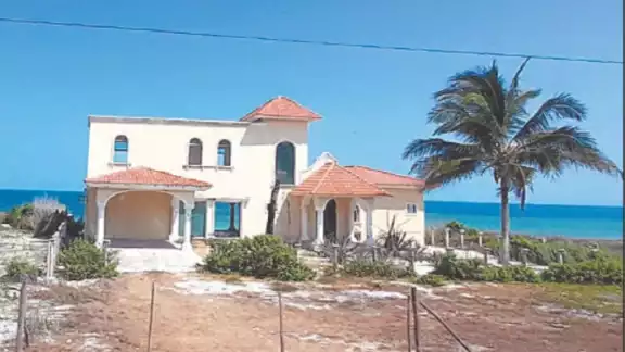 Los vigilantes narraron que al dejar de rentarse el complejo turístico, los ladrones aprovecharon para saquear las casas Los vigilantes narraron que al dejar de rentarse el complejo turístico, los ladrones aprovecharon para saquear las casas