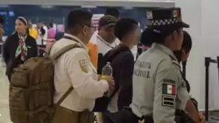 INM detiene  a cinco migrantes de Egipto en el aeropuerto de Mérida