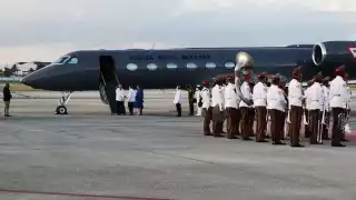 AMLO arribó esta tarde a Cuba, mañana se reunirá con el presidente de aquél país