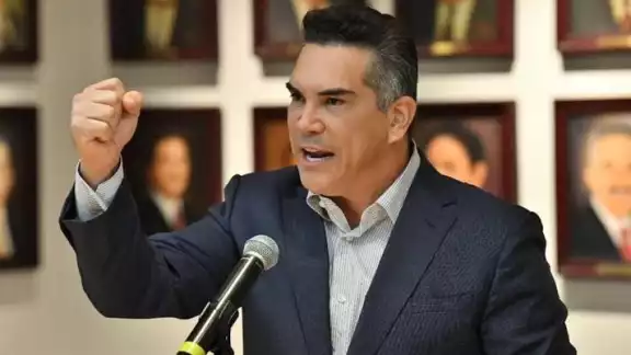El actual presidente del PRI amenazó con expulsar al exgobernador del partido El actual presidente del PRI amenazó con expulsar al exgobernador del partido