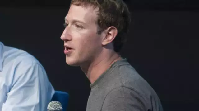 Las acciones del gigante de las redes sociales se desplomaron este lunes alrededor de un 5%