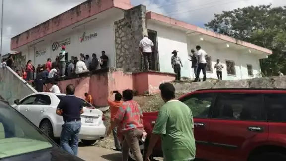 Martin N, Pedro N y Roberto N, se desempeñaron como presidente, secretario y tesorero del ejido respectivamente, del año 2013 al 2016