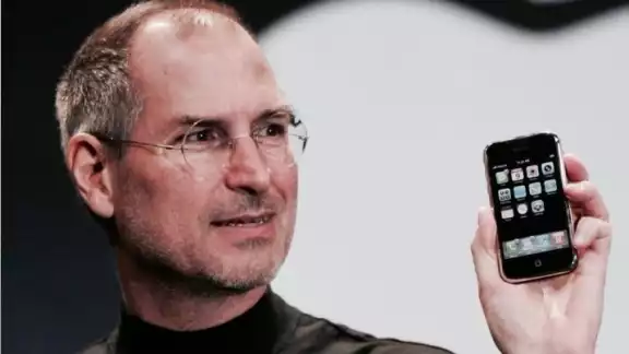 Jobs falleció a los 56 años de edad el 5 de octubre de 2011.
