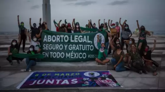 Veracruz se convirtió en el cuarto estado en el país en despenalizar el aborto, además de la Ciudad de México, Oaxaca, e Hidalgo. Veracruz se convirtió en el cuarto estado en el país en despenalizar el aborto, además de la Ciudad de México, Oaxaca, e Hidalgo.