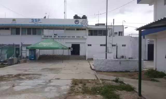 La mujer pidió ayuda al número de emergencias 911, por lo que fue asegurado