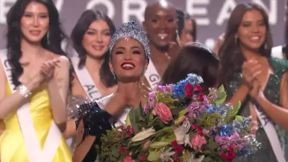 R’Bonney Gabriel de Estados Unidos se convirtió en la ganadora del 2022.