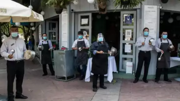Con semáforo rojo CDMX permite apertura de restaurantes al aire libre Con semáforo rojo CDMX permite apertura de restaurantes al aire libre