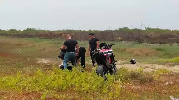 Tres motociclistas circulaban en la carretera San Crisanto-Chabihau cuando ocurrió el accidente Tres motociclistas circulaban en la carretera San Crisanto-Chabihau cuando ocurrió el accidente
