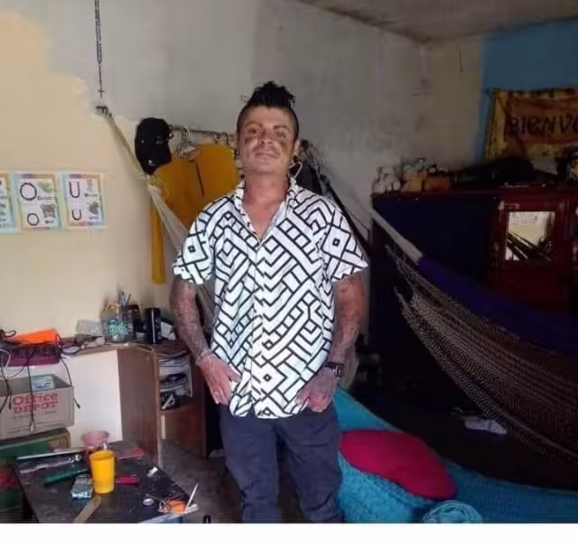 De acuerdo a la denuncia, el exesposo de la mujer es una persona violenta que la acosa a pesar de la demanda en su contra