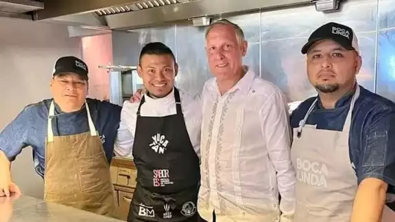 José Couoh Pomol es un cocinero de la comisaría de Popolá que está triunfando en Europa