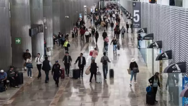 Aerolíneas en el Aeropuerto Internacional de la Ciudad de México (AICM) cancela vuelos por el Huracán Grace Categoría 1
