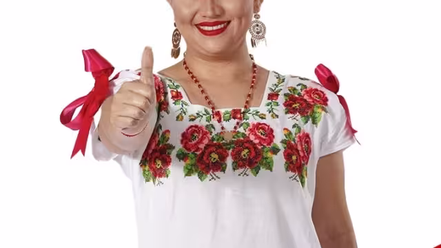 La mandataria nombró como Avenida Hisselle Díaz del Castillo a la Calle 21 entre calle 10 del municipio de Conkal