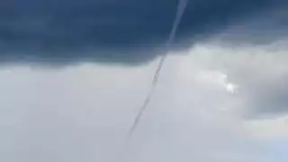 Formación de tromba marina sorprende a habitantes de Chetumal