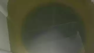 Vecinos de Villamar I en Playa del Carmen reportan agua contaminada de tuberías