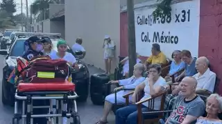 Los ancianos tuvieron que ser evacuados del lugar
