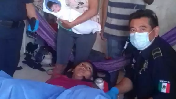 La mamá, María Mezeta Tzab, también se mantuvo estable durante el alumbramiento La mamá, María Mezeta Tzab, también se mantuvo estable durante el alumbramiento